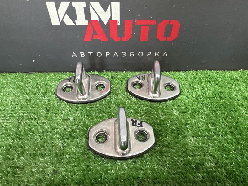 Ответная часть замка двери Skoda Yeti 2014 1.4 CAXA 5J0837767A Б/У