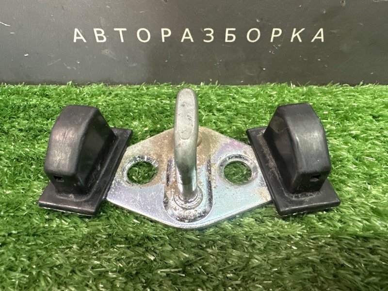 Ответная часть замка багажника Kia Ceed 1 2010 ED 1.4 G4FA 812101G200 Б/У