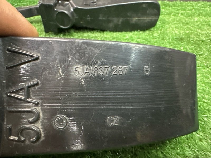 Ограничитель двери передний Rapid 2 2021 NK6 1.6 CWVA