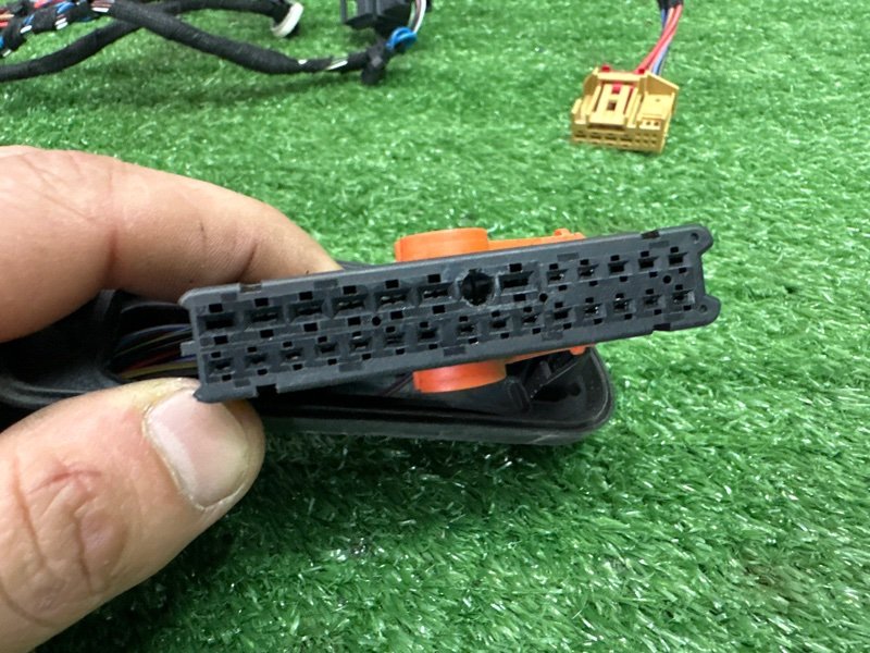 Проводка двери передняя правая Rapid 2 2021 NK6 1.6 CWVA