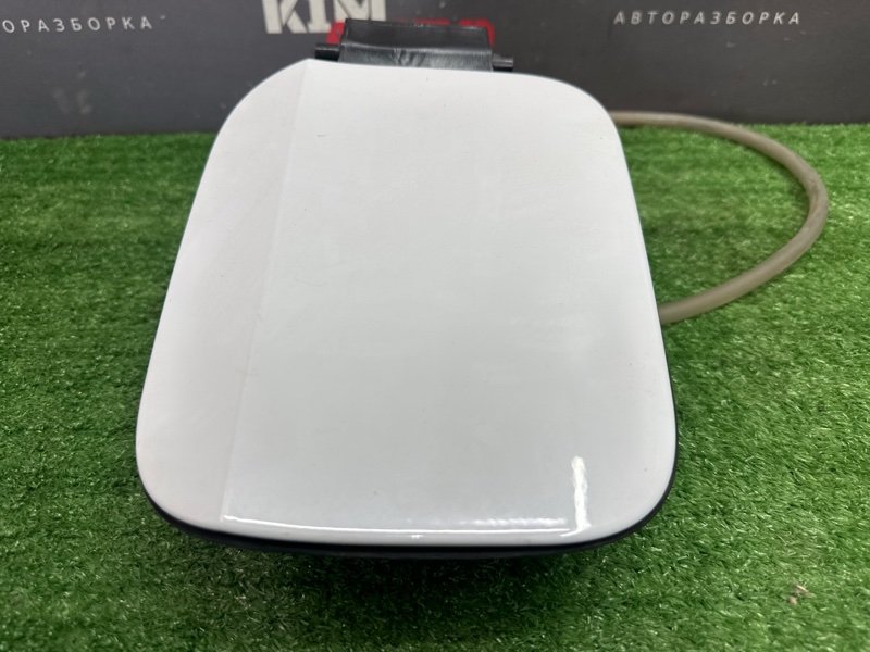 Лючок бензобака с крышкой Rapid 2 2021 NK6 1.6 CWVA
