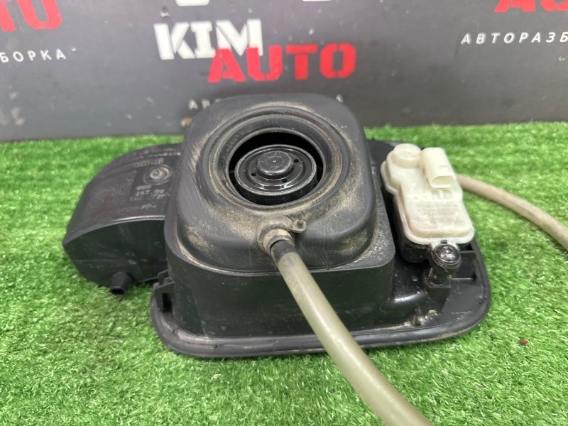 Лючок бензобака с крышкой Rapid 2 2021 NK6 1.6 CWVA