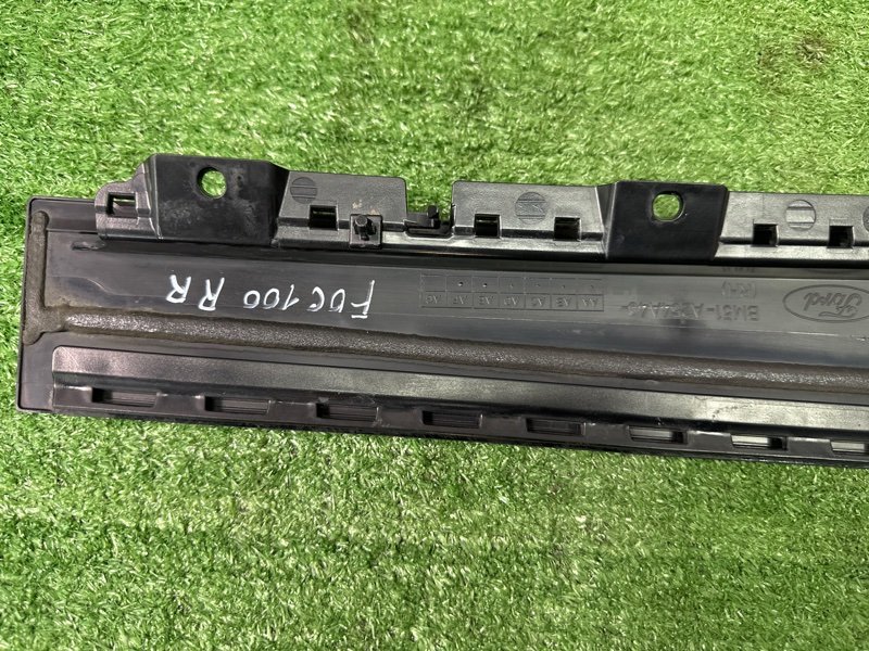 Накладка задней двери передняя правая focus 3 2012 CB8 1.6L