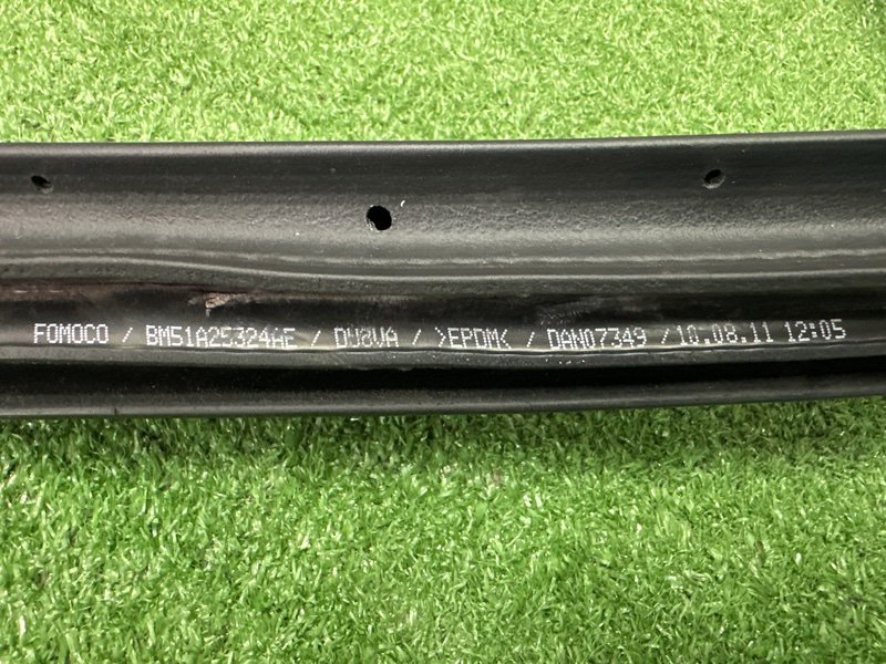 Уплотнитель проема двери задний Focus 3 HB 2012 CB8 1.6L