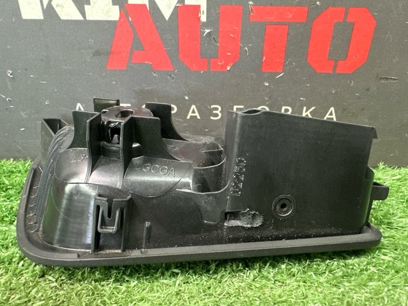 Ручка двери внутренняя левая Focus 3 HB 2012 CB8 1.6L Ручка двери внутренняя левая Focus 3 HB 2012 CB8 1.6L