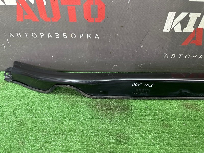 Накладка под жабо водосток Skoda Octavia A7 1.2 CJZA
