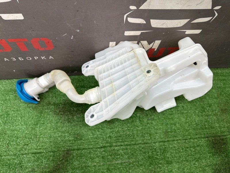 Бачок стеклоомывателя Octavia 2014 A7 1.2 CJZA