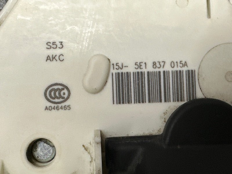 Замок двери передний правый Octavia 2014 A7 1.2 CJZA