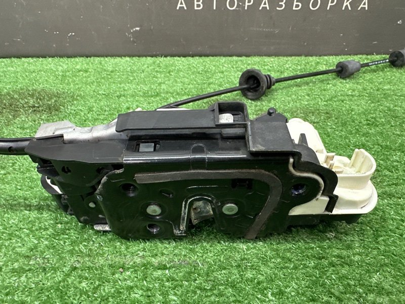 Замок двери передний правый Octavia 2014 A7 1.2 CJZA