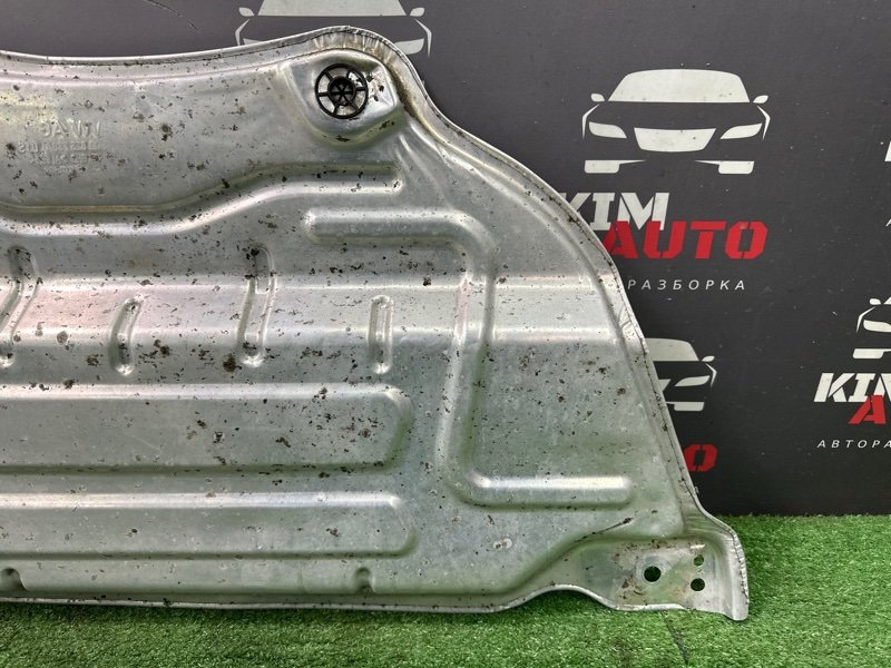 Тепловой экран Octavia 2014 A7 1.2 CJZA Тепловой экран Octavia 2014 A7 1.2 CJZA