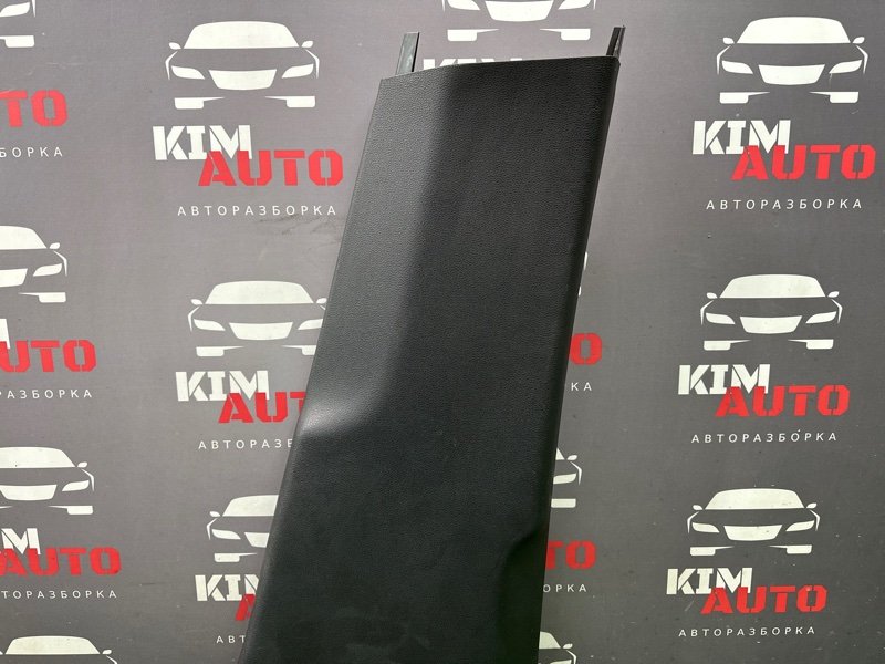 Накладка центральной стойки нижняя правая Skoda Octavia A7 1.2 CJZA