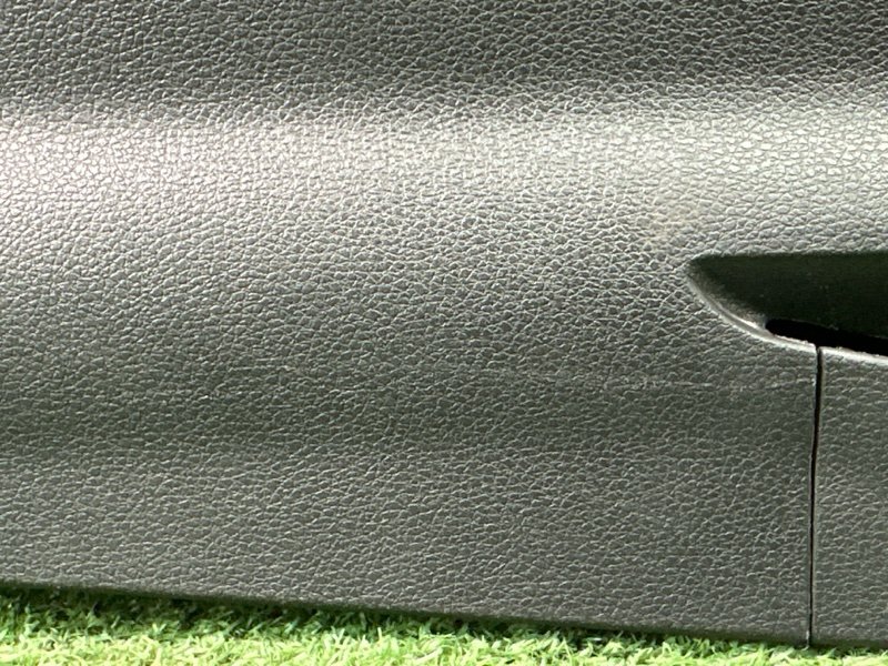 Накладка центральной стойки нижняя правая Octavia 2014 A7 1.2 CJZA