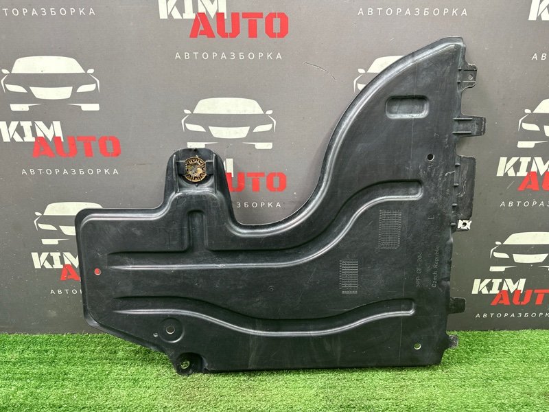 Защита днища кузова задняя левая Skoda Octavia 2014 A7 1.2 CJZA 5Q0825206L Б/У