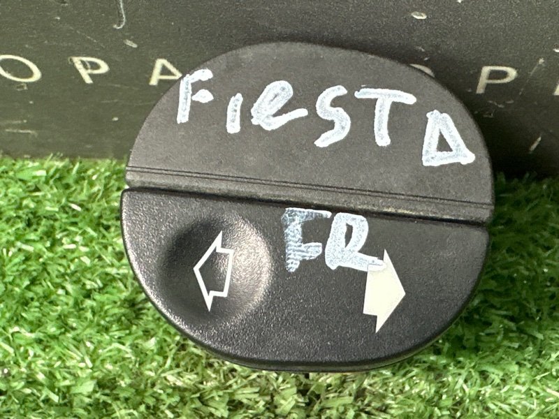 Кнопка стеклоподъемника передняя правая Fiesta