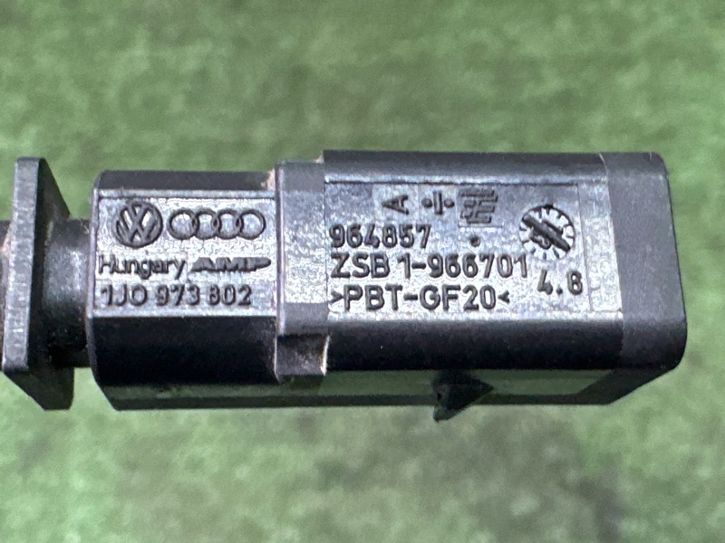 Форсунка стеклоомывателя с подогревом Octavia 2014 A7 1.2 CJZA