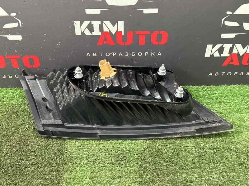 Фонарь в крышку багажника левый Civic 5D