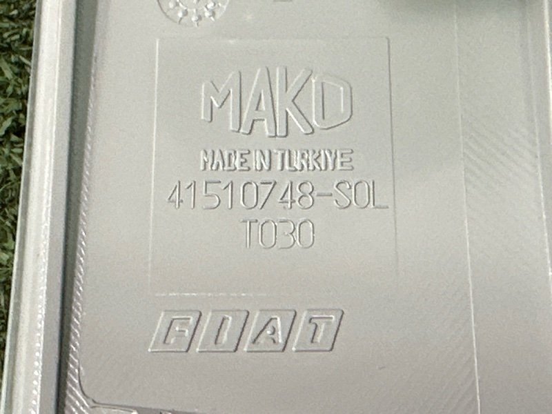 Фонарь в крыло задний левый Fiat Albea Фонарь в крыло задний левый Fiat Albea