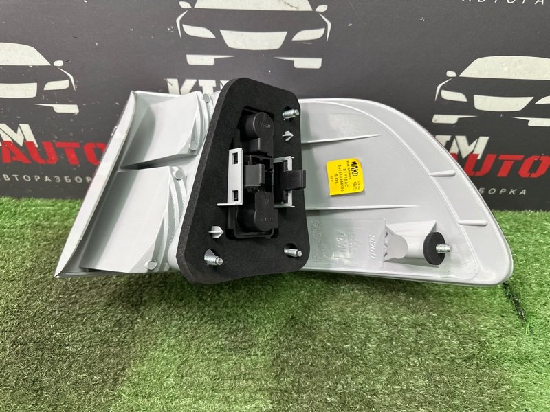 Фонарь в крыло задний левый Albea