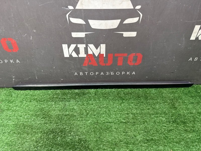 Уплотнитель стекла наружный (Бархотка) передний правый Lada Largus 8450000565 Б/У