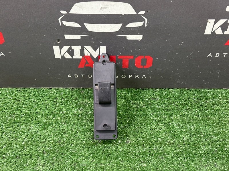 Кнопка стеклоподъемника передняя правая Mazda 3 BK BP4K66370 Б/У