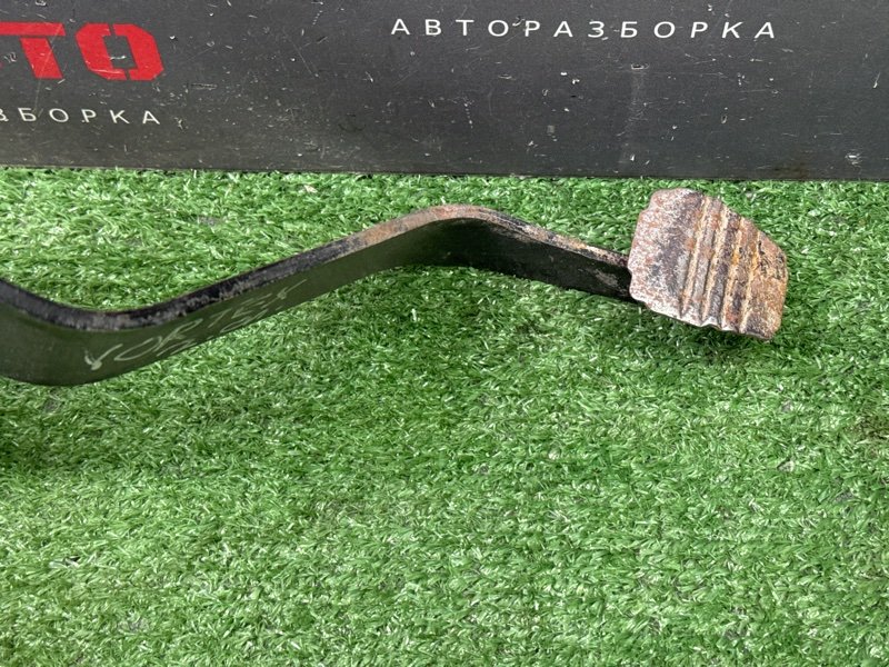 Педаль сцепления Estina