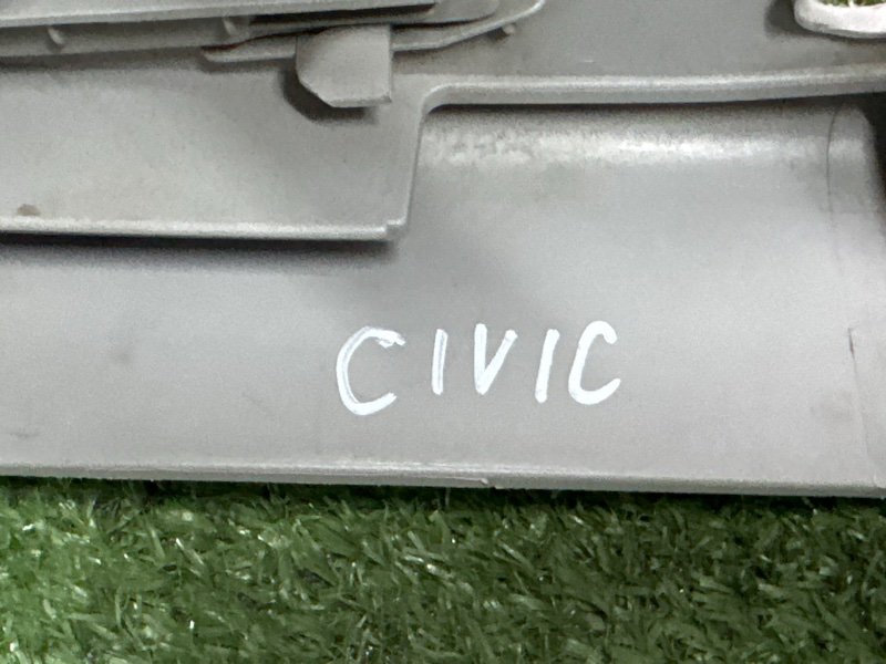 Накладка центральной стойки верхняя правая Civic 4D