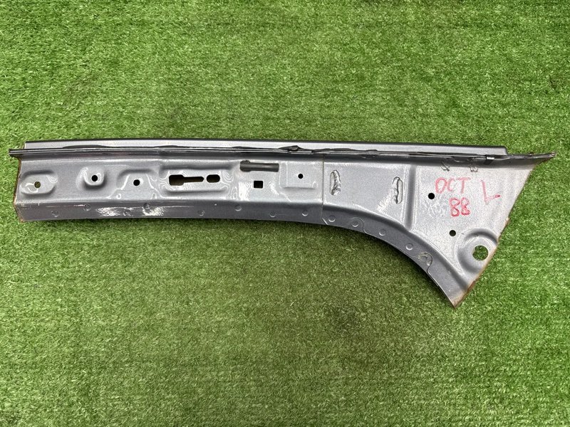 Стойка лобового стекла (банан) левая Octavia 2014 A7 1.4 CHPA