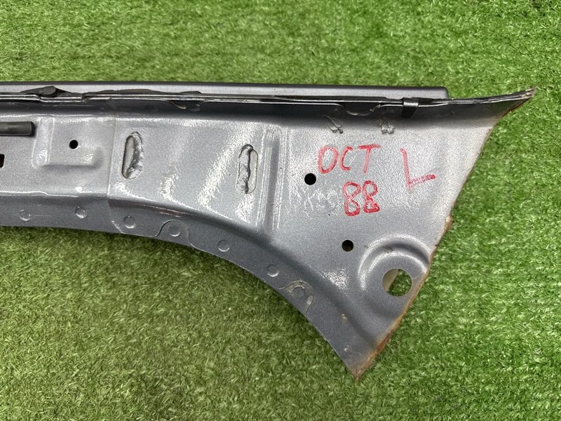 Стойка лобового стекла (банан) левая Octavia 2014 A7 1.4 CHPA