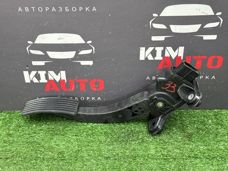 Запчасть педаль газа электронная Mitsubishi Lancer 10 MN101544 Б/У Педаль газа электронная Mitsubishi Lancer 10 MN101544 Б/У