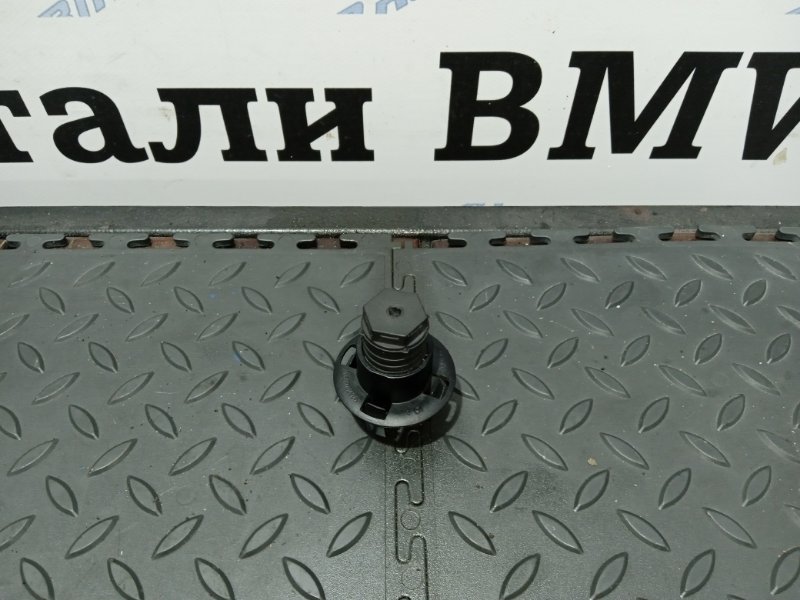 Регулятор капота 5 F10
