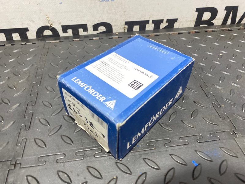 Стойка стабилизатора BMW E83 2717102 новая