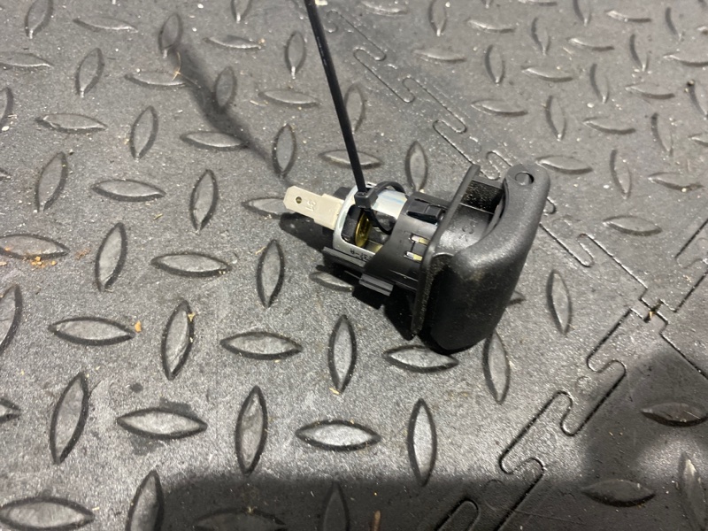 Прикуриватель 550iX F10 N63B44A