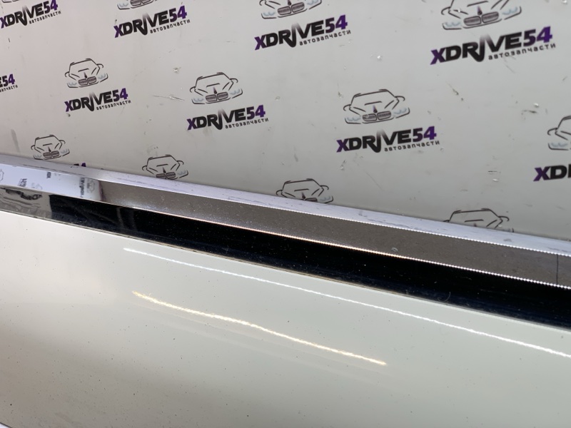 Накладка двери передняя левая Volkswagen Touareg 7P NF CRCA 3.0tdi Накладка двери передняя левая Volkswagen Touareg 7P NF CRCA 3.0tdi