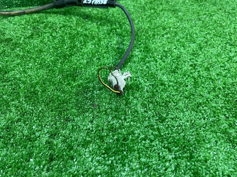 Датчик abs передний правый IPSUM 2001-2009 ACM21 2AZFE