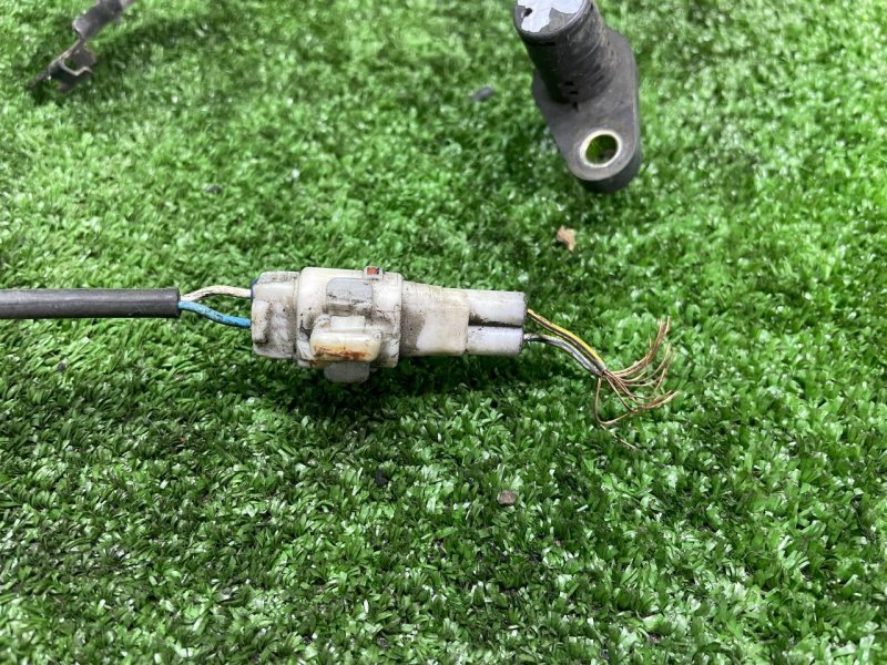 Датчик abs передний правый IPSUM 2001-2009 ACM21 2AZFE