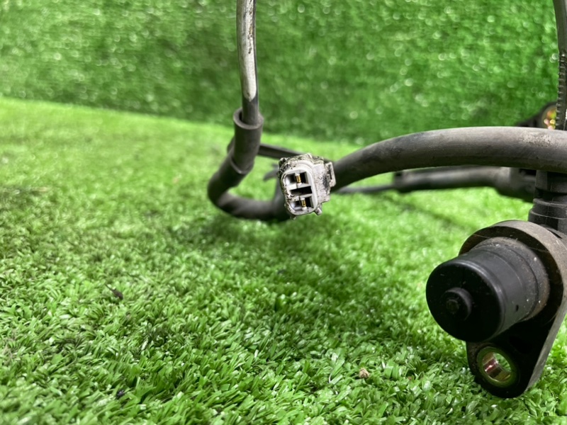 Датчик abs передний левый IPSUM 2001-2009 ACM21 2AZFE