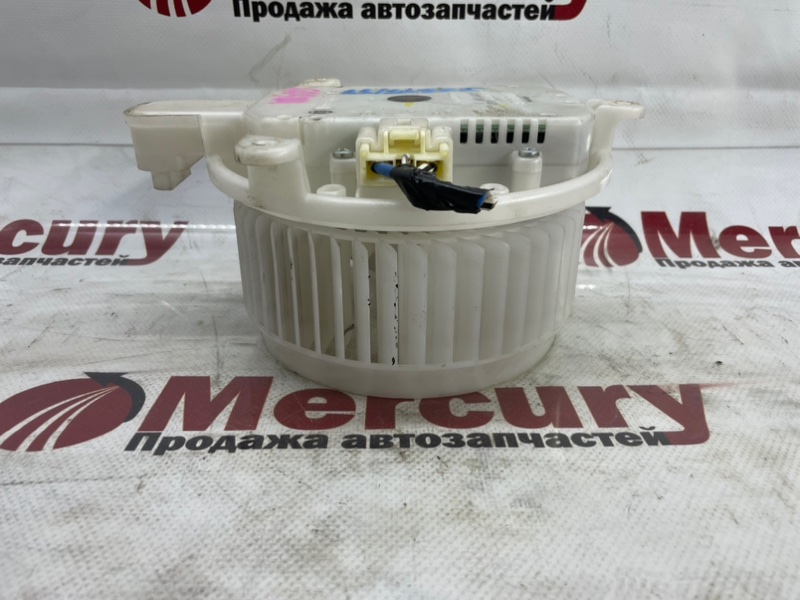 Мотор печки передний CROWN 2003-2019 GRS180 2GRFSE