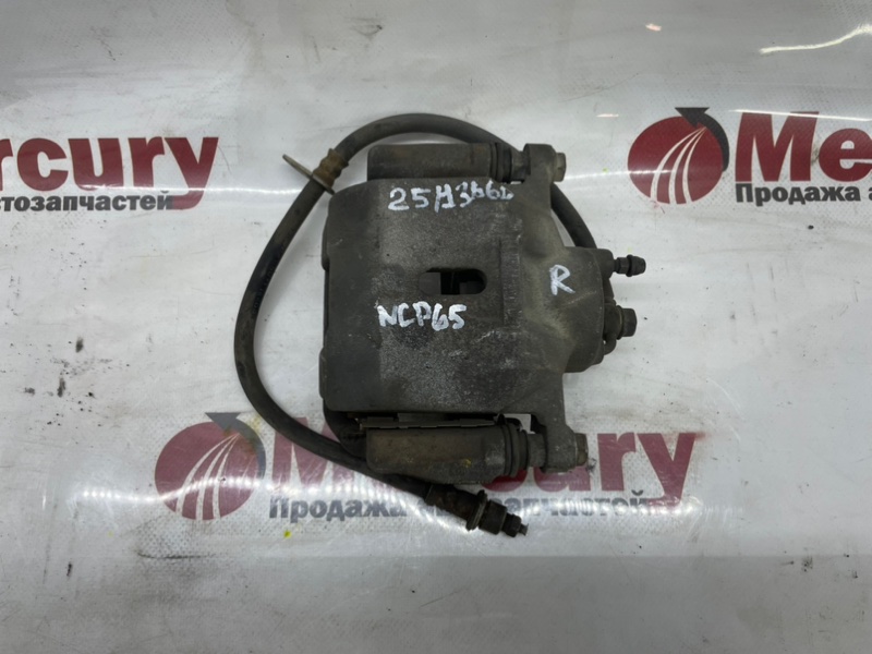 Суппорт передний правый TOYOTA IST 2000-2014 NCP65 1NZFE 47730-52020 контрактная