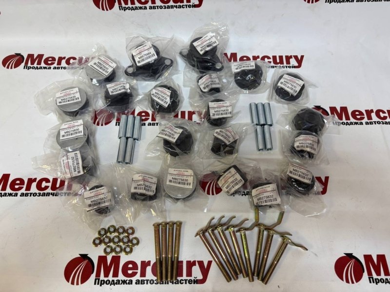 ПОДУШКА КУЗОВА MITSUBISHI PAJERO 1991-1997 L042G 4D55 MB6575588 новая