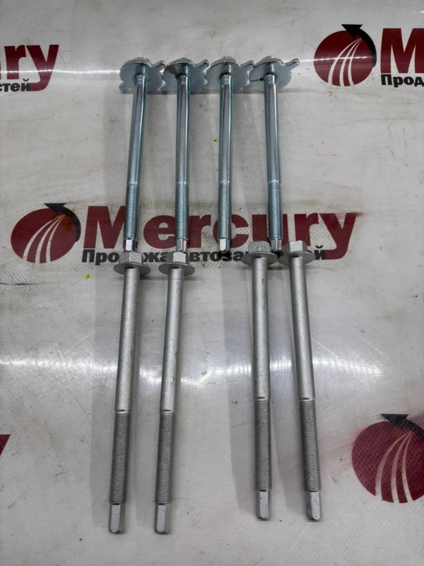 Болт подушки кузова TOYOTA 4RUNNER 2002-2009 GRN210 1GRFE 52217-35180 новая