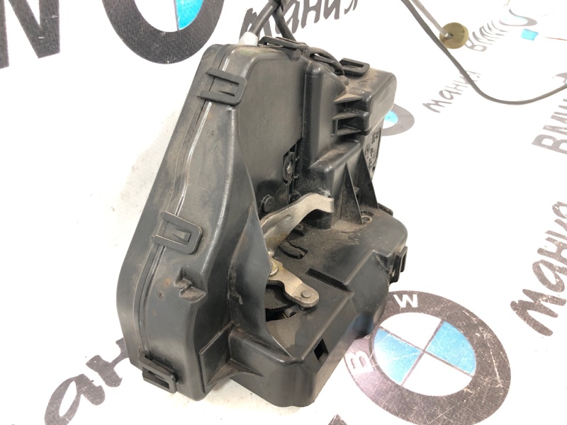 Замок двери задний правый w211