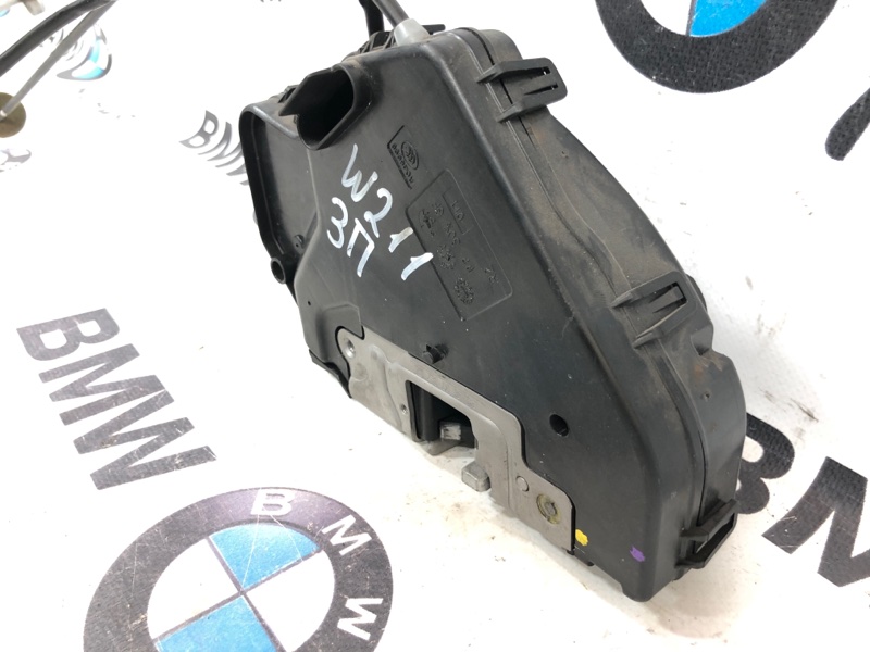 Замок двери задний правый w211