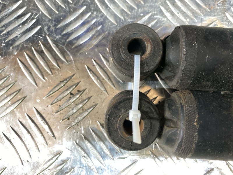 Амортизатор подвески передний Frontera B 2001 Z32SE Амортизатор подвески передний Frontera B 2001 Z32SE