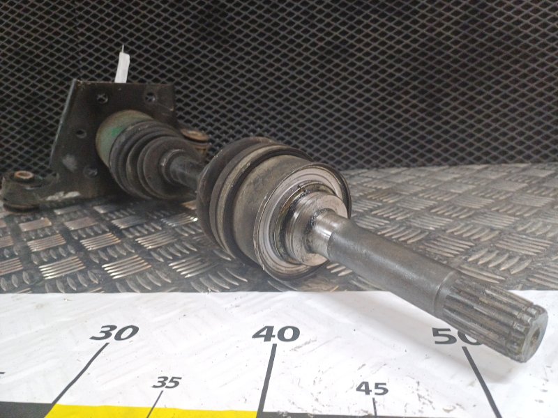 Привод передний Frontera B 2001 Z32SE Привод передний Frontera B 2001 Z32SE