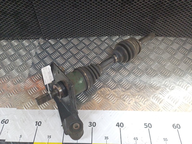 Привод передний Frontera B 2001 Z32SE Привод передний Frontera B 2001 Z32SE