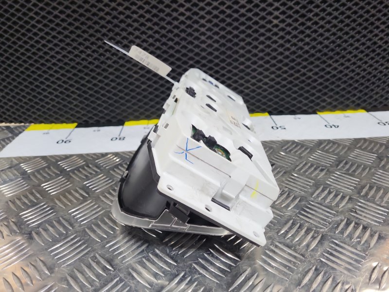 Щиток приборов Frontera B 2001 Z32SE