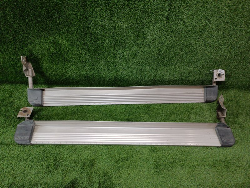 Запчасть накладка порога Opel Bighorn 4JX1 контрактная Накладка порога Opel Bighorn 4JX1 контрактная