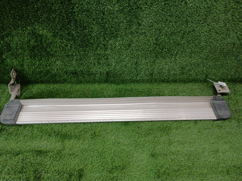 Накладка порога Bighorn 4JX1 Накладка порога Bighorn 4JX1