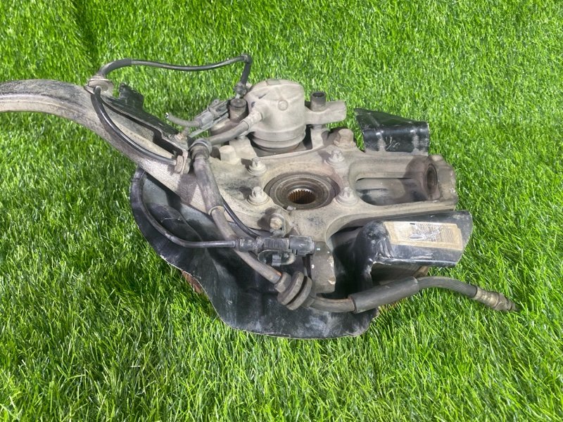 Кулак поворотный передний правый Alfa Romeo 159 939A 939A5000