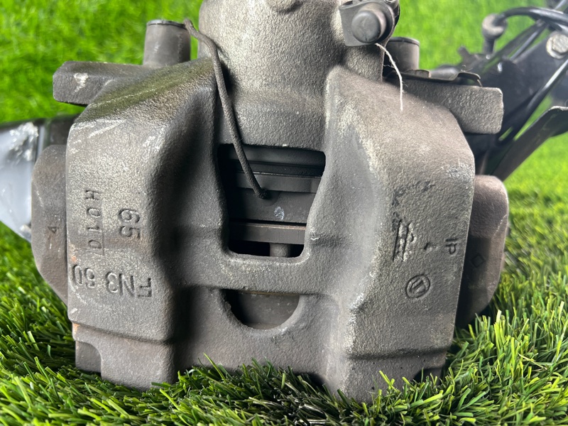 Кулак поворотный передний правый 159 2007 939A 939A5000 Кулак поворотный передний правый 159 2007 939A 939A5000